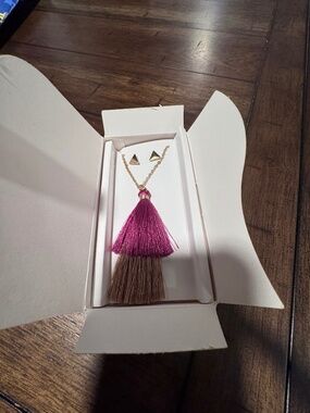 Lily sky necklace and earring set